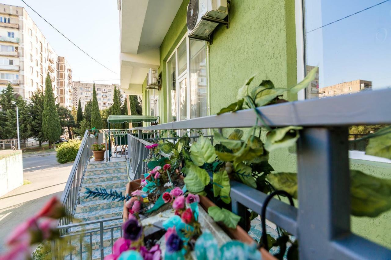 Hotel Makona Tbilisi Esterno foto