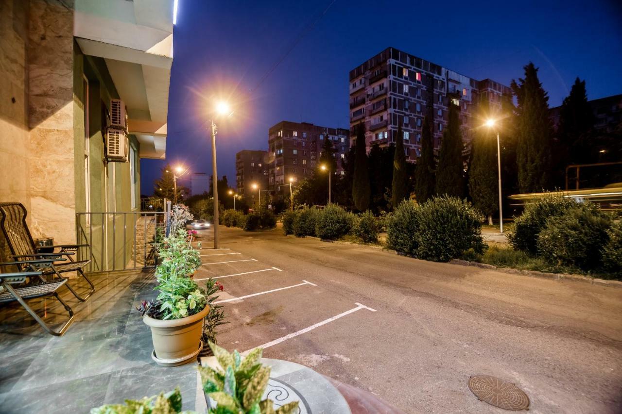 Hotel Makona Tbilisi Esterno foto